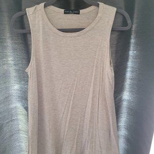 Beige tank top medium